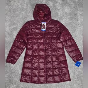 Aventure Womens Lightweight 3/4 Length Hooded Puffer Jacket Maroonish Size Large